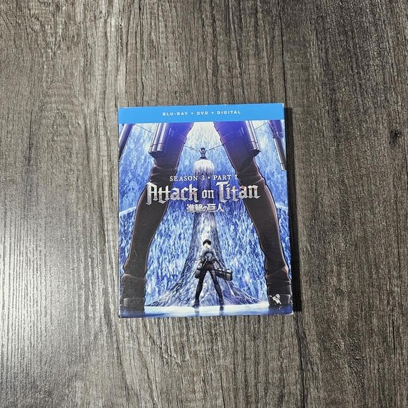 Attack on Titan Season 1 Part 1 Blu-ray - Picture 1 of 3